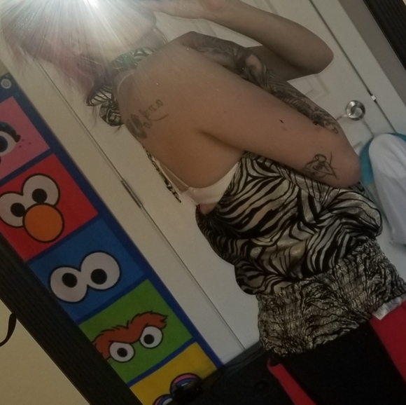 Seduction halter top - Picture 3 of 5